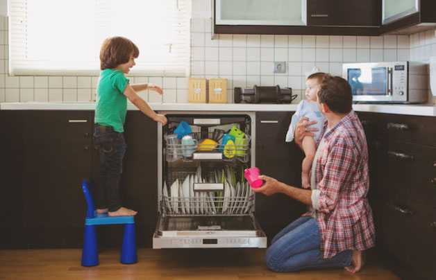 Chia sẻ với bạn những lợi ích của việc sử dụng máy rửa bát gia đình.